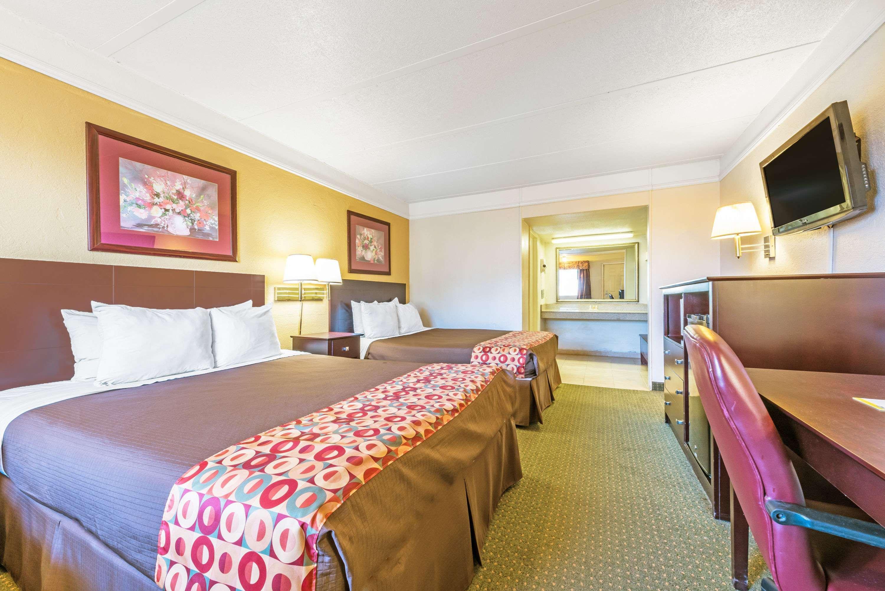 Days Inn By Wyndham غينسفيل المظهر الخارجي الصورة