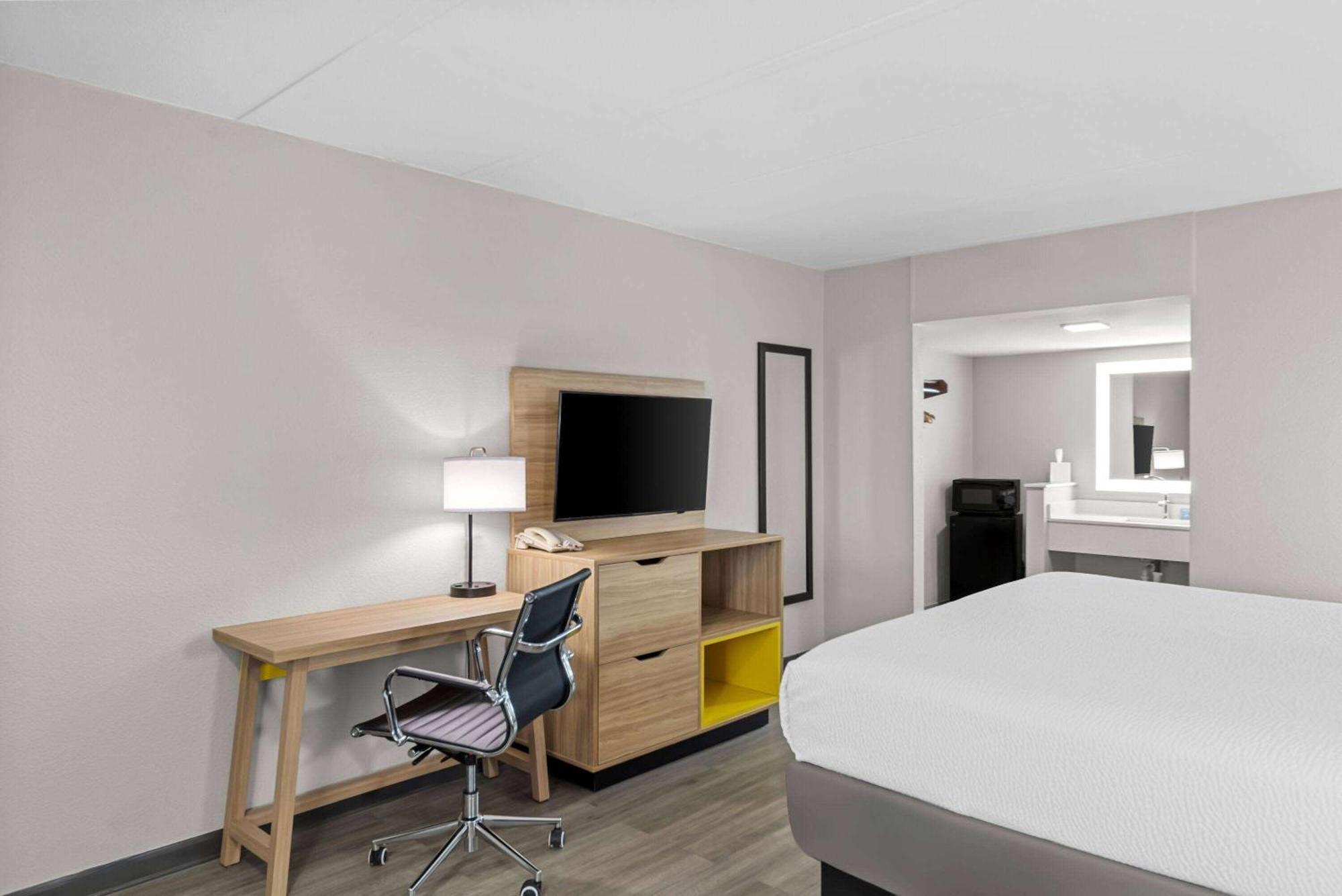 Days Inn By Wyndham غينسفيل المظهر الخارجي الصورة
