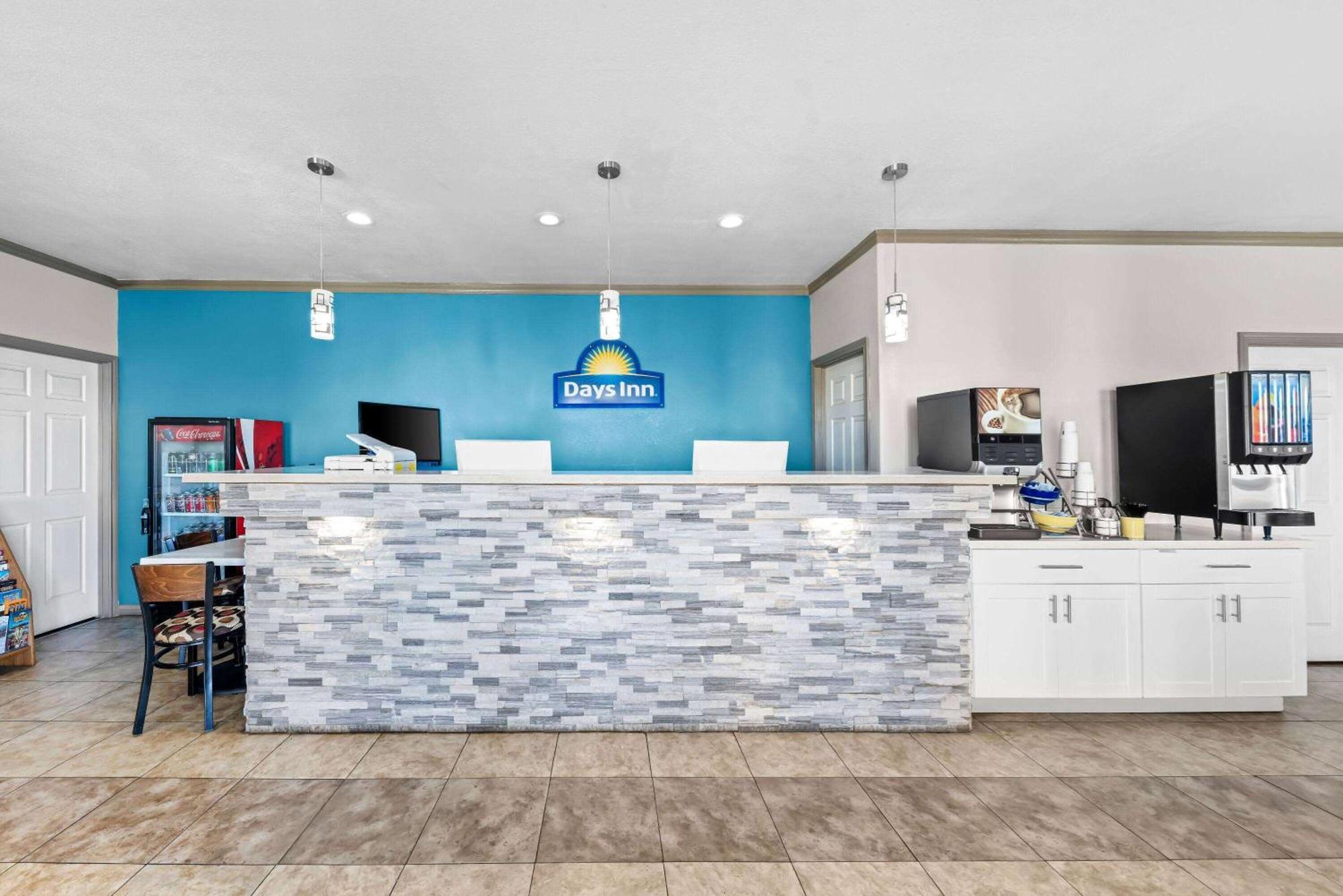 Days Inn By Wyndham غينسفيل المظهر الخارجي الصورة