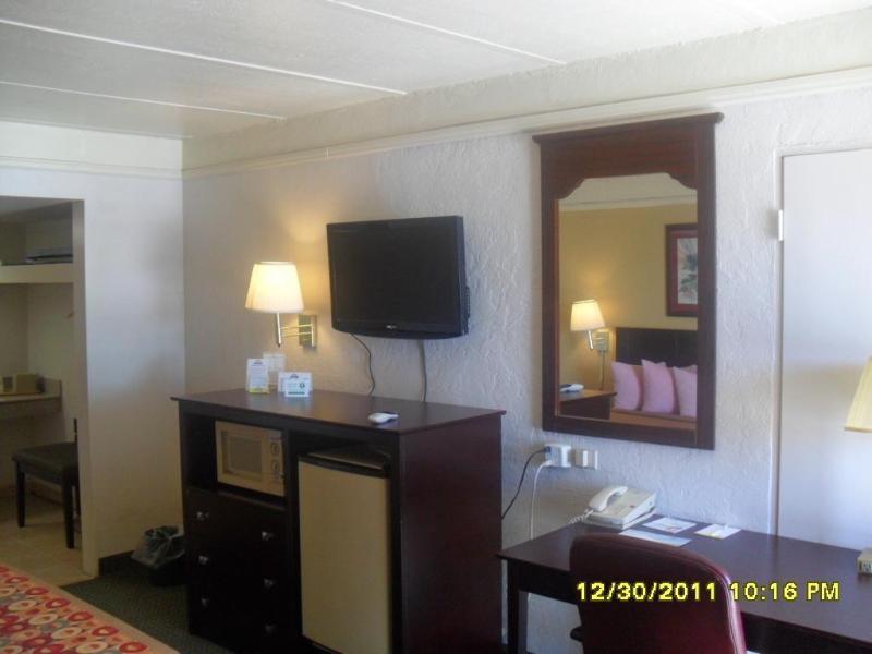 Days Inn By Wyndham غينسفيل المظهر الخارجي الصورة