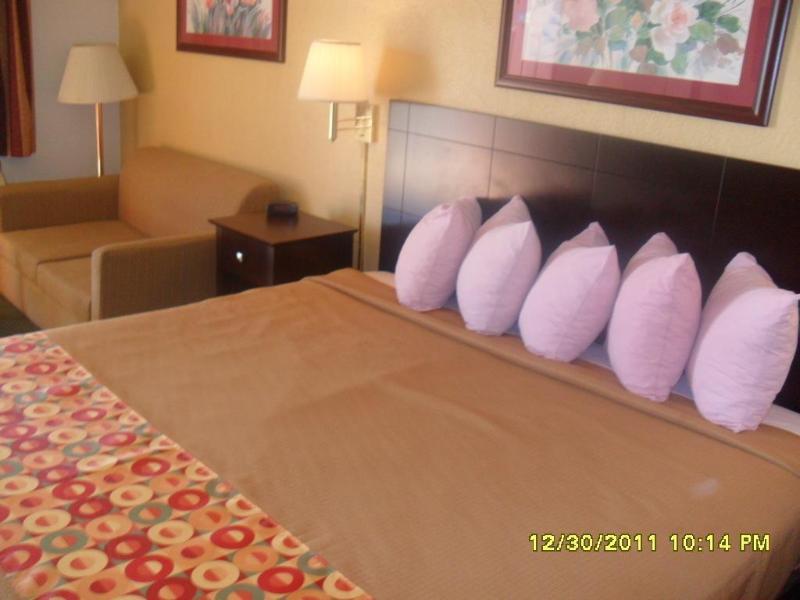 Days Inn By Wyndham غينسفيل المظهر الخارجي الصورة