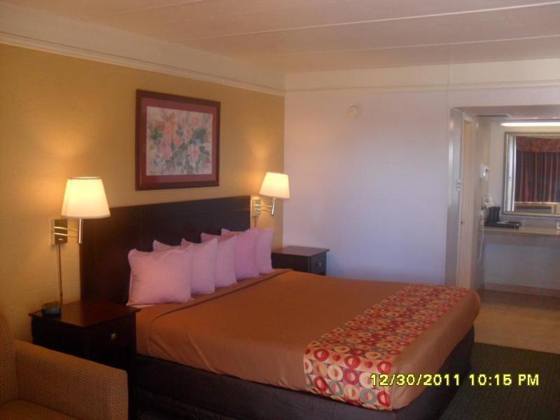Days Inn By Wyndham غينسفيل المظهر الخارجي الصورة