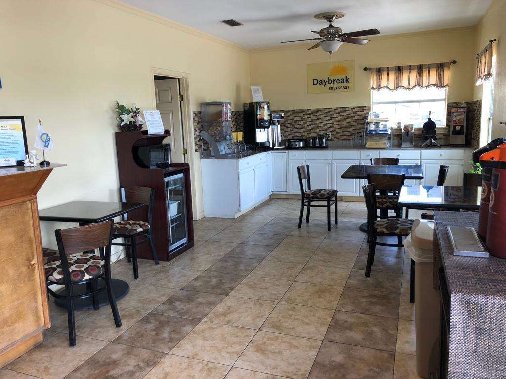 Days Inn By Wyndham غينسفيل وسائل الراحة الصورة